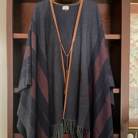 Hermes Rocabar Poncho - Picture 3 of 6